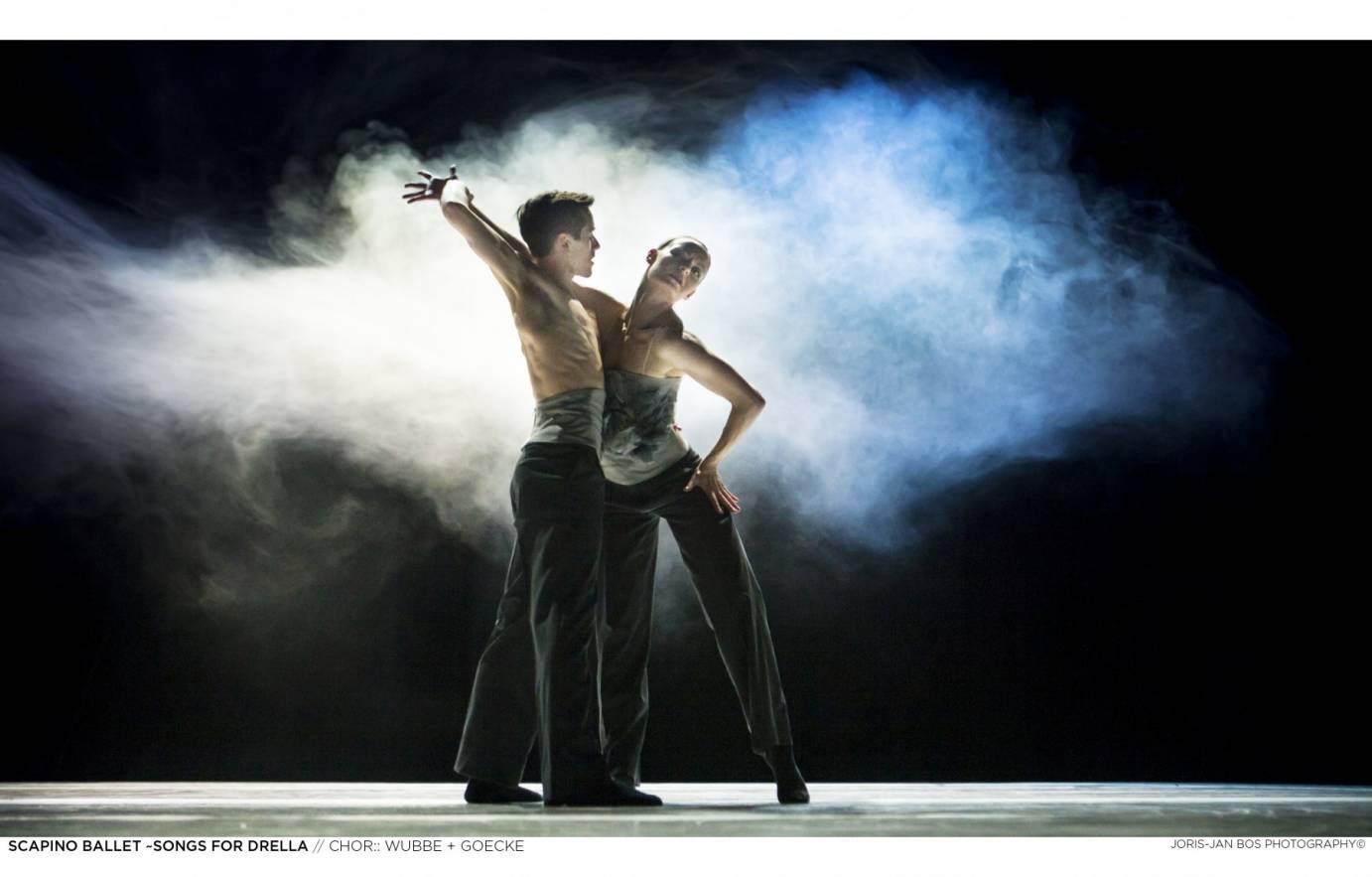 Two Scapino Ballet Rotterdam Dancers performing in midst of a cloud of fog